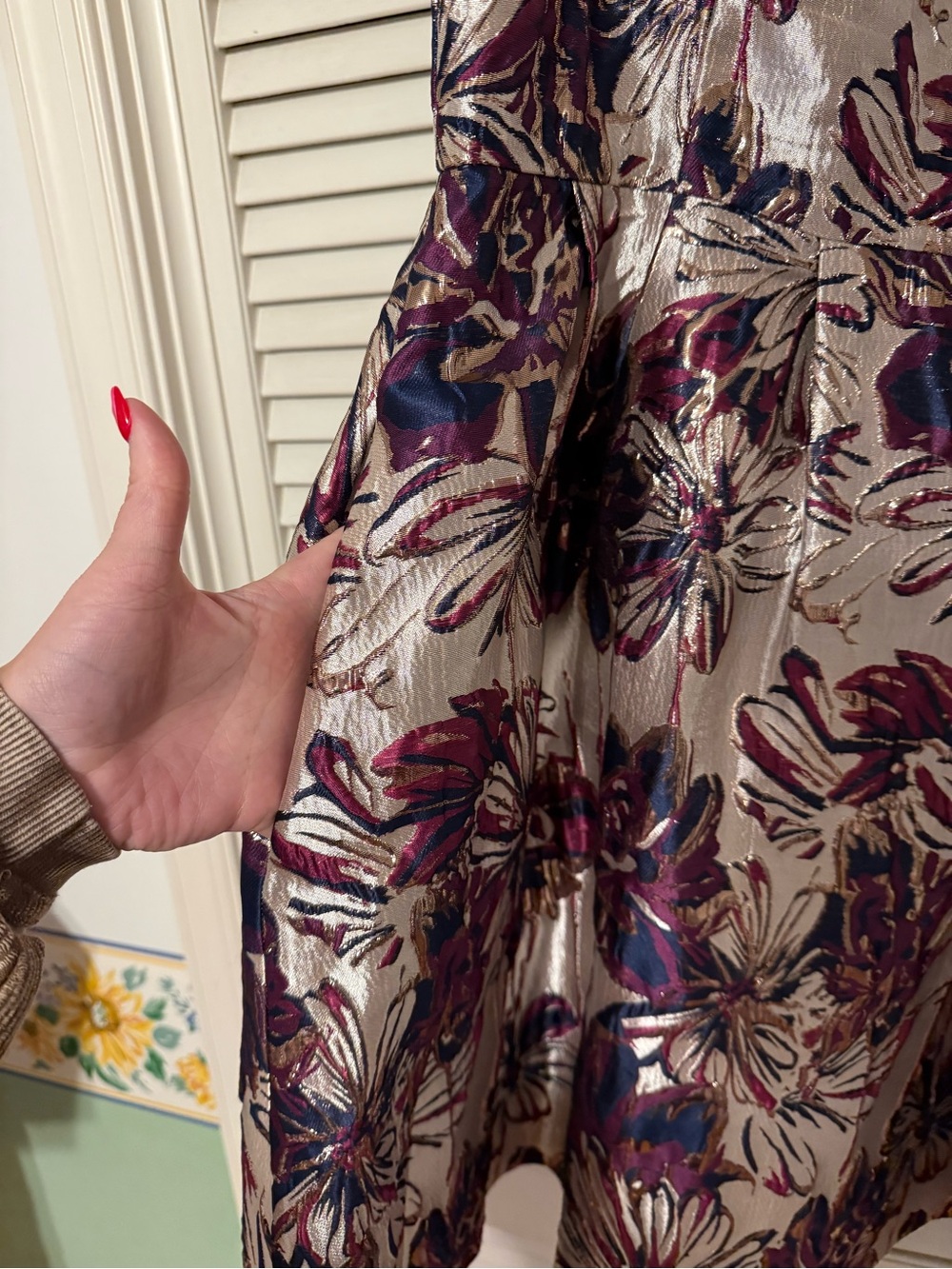 Lilly Pulitzer in Gold with Navy & Plum - Picture 6 of 7